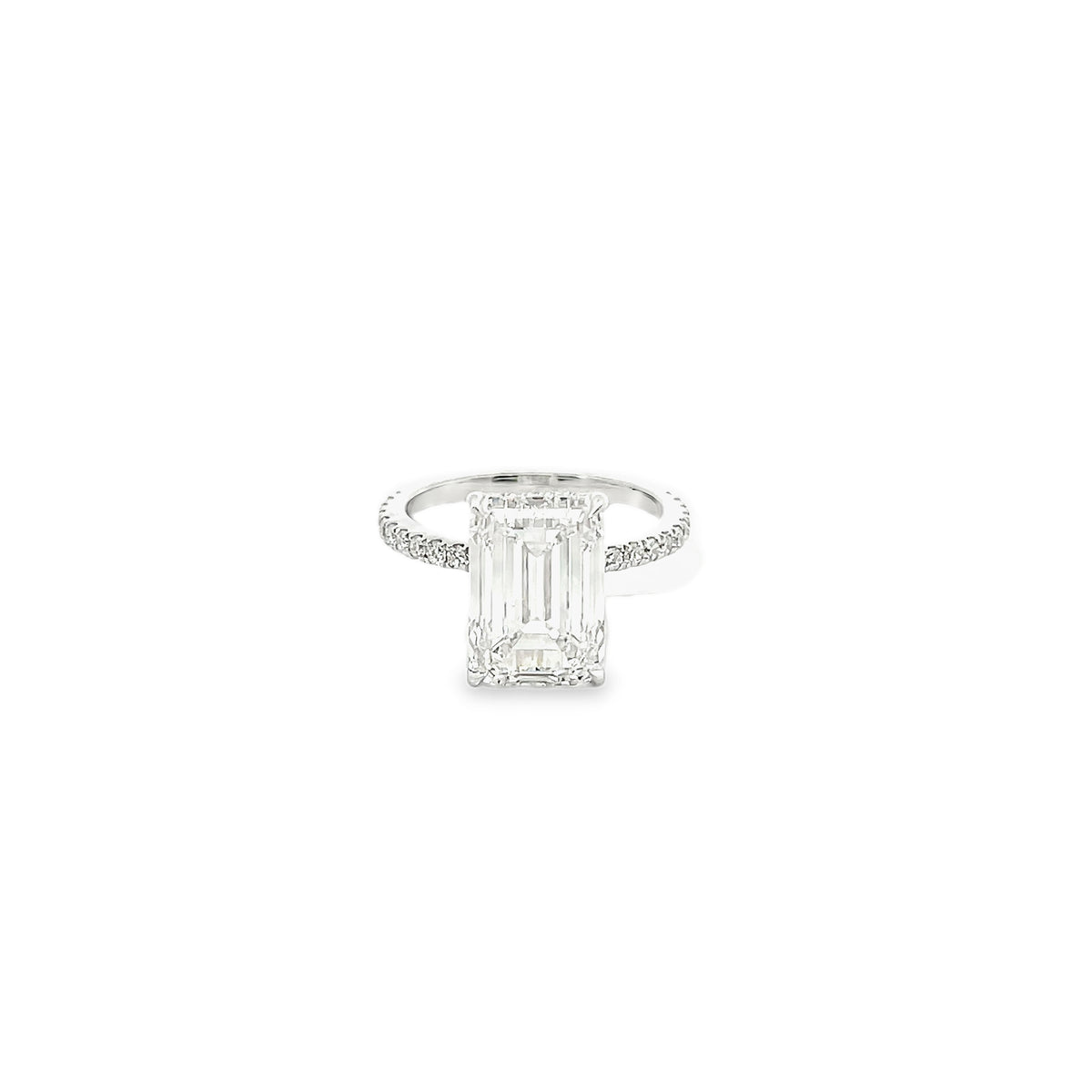 RADIANT SPLIT-SHANK DIAMOND RING