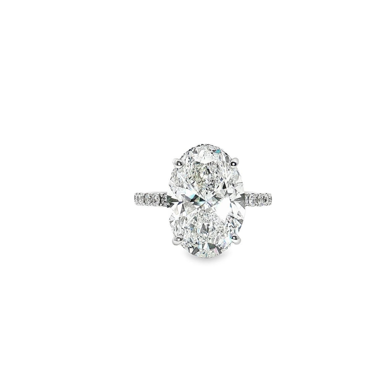 OVAL DIAMOND PAVÉ RING